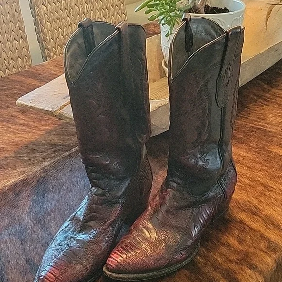 EUC Los Altos Black Cherry Ostrich Leg Western Boots Snip Toe - Picture 2 of 12